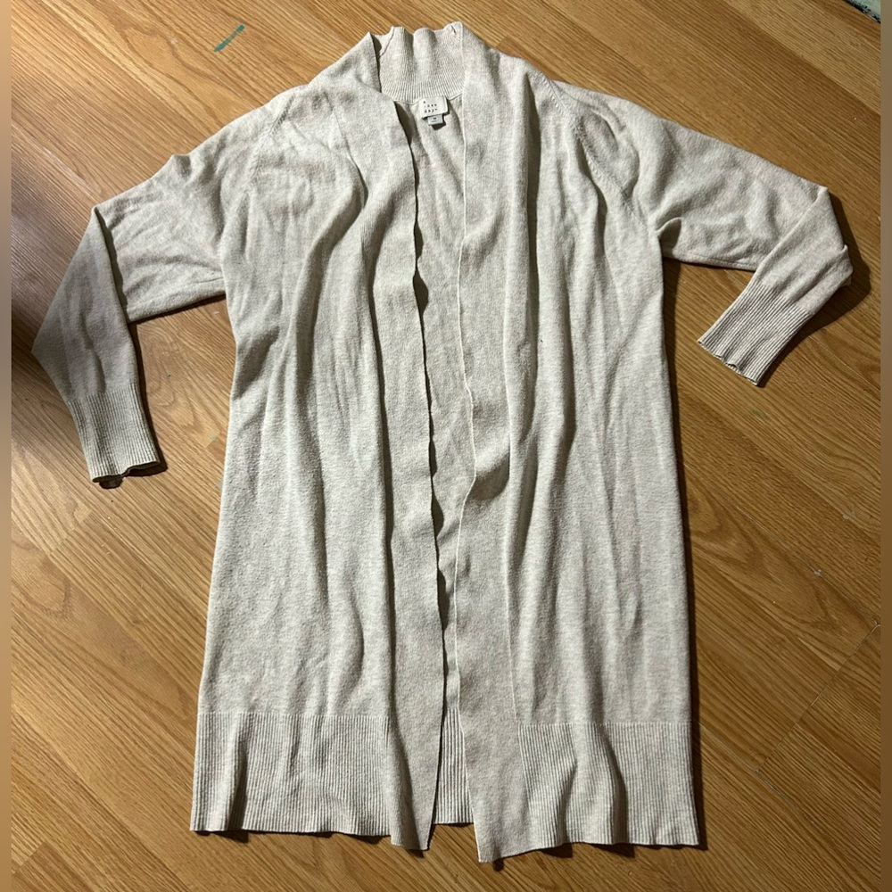3/20:: 🏷️🏷️Women’s Medium ‘A NEW DAY’ long crème open cardigan